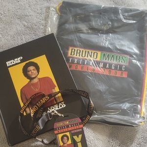 Bruno Mars VIP bundle (bag, lanyard, book)
